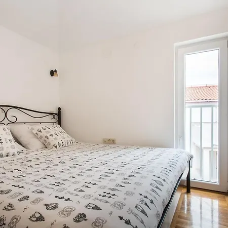 Adria Balcony 3 - #127554 Apartman *